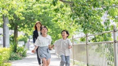 養親ビザの完全マスターガイド：法的手続きから在留資格、更新までの究極のステップバイステップ